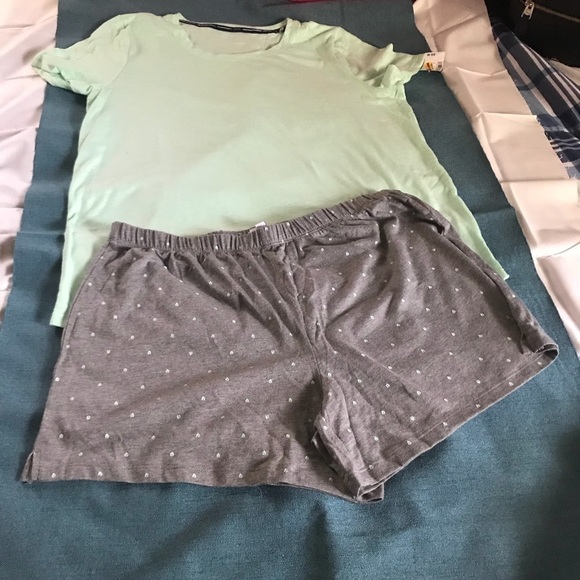 NWT- Tee & Shorts -pajama-set - Picture 1 of 2